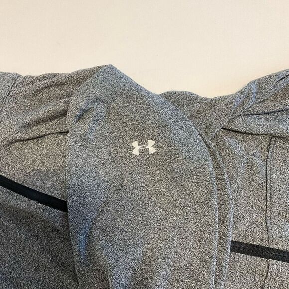 Iowa Hawkeyes Women’s Under Armour Fitted,  Full Zip. Heather Grey. L - Picture 7 of 10